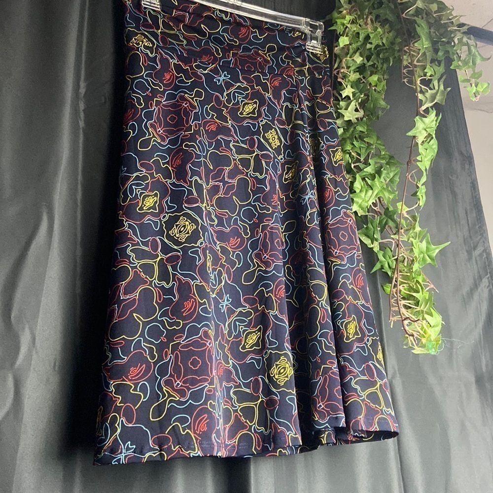 LulaRoe Lola Skirt - Picture 3 of 8